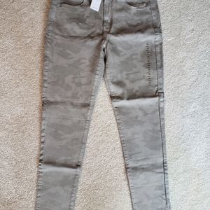 American Eagle Outfitters camo jegging NWT